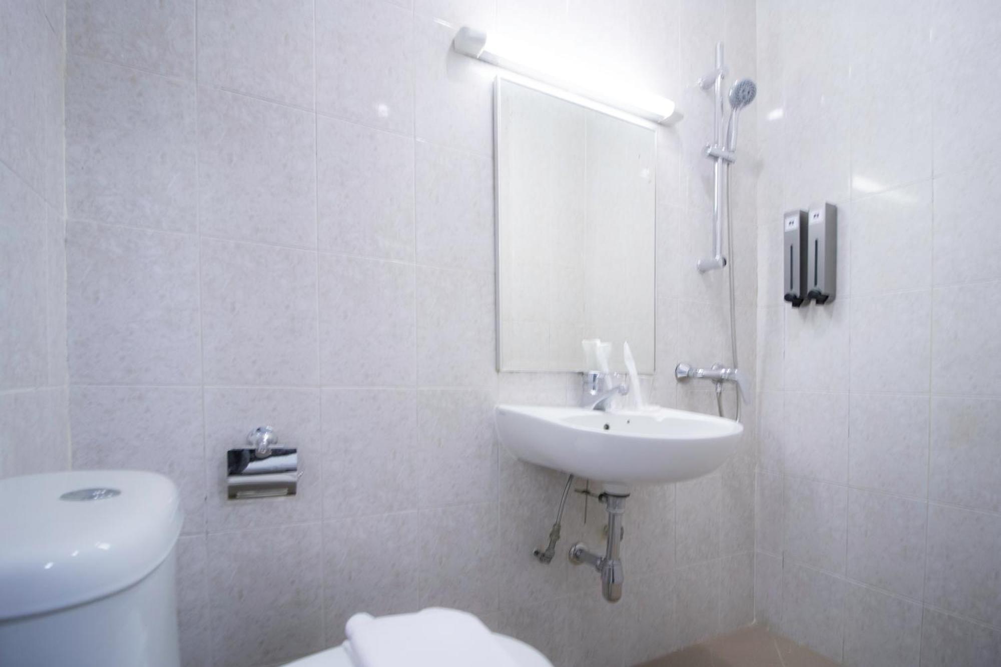 Harbour Ville Hotel - Hamilton Singapour Extérieur photo